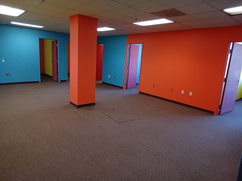 More Photos Of 15 Matthews St, Goshen Office For Sale