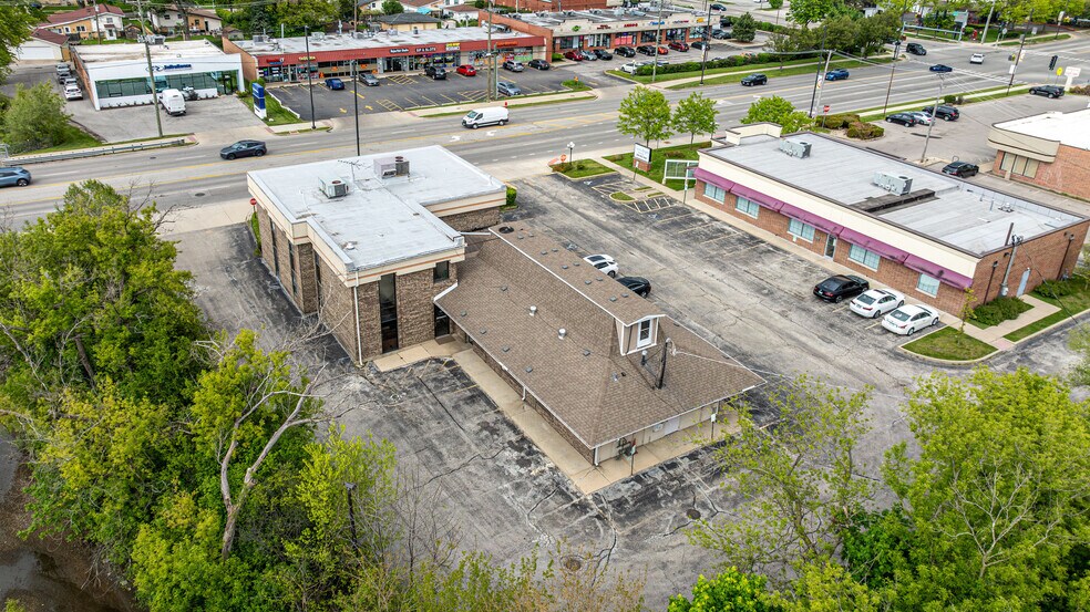 More Photos Of 47 W Dundee Rd, Wheeling Medical For Lease