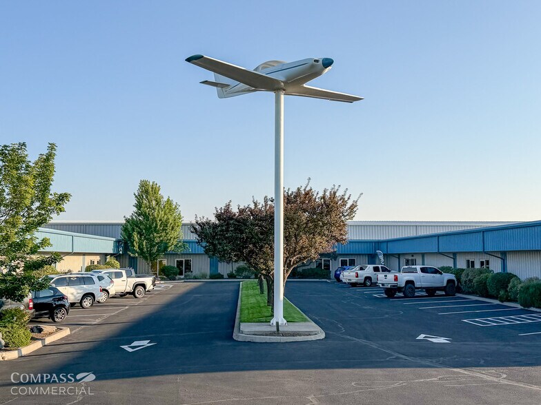 More Photos Of 217 Pumice Ave, Redmond Industrial For Sale