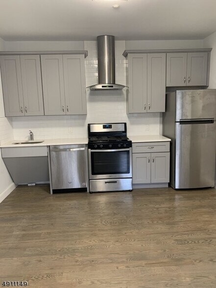 More Photos Of 12 Adams St, Newark Specialty For Sale