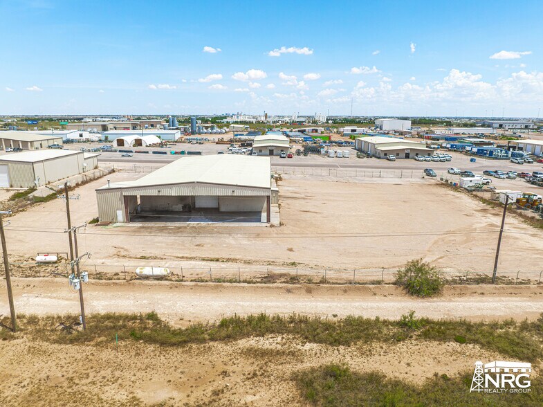 More Photos Of 2708 S County Road 1242, Midland Warehouse For Lease