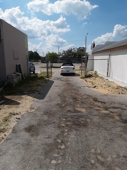 More Photos Of 712 N Ridgewood Dr, Sebring Industrial For Sale