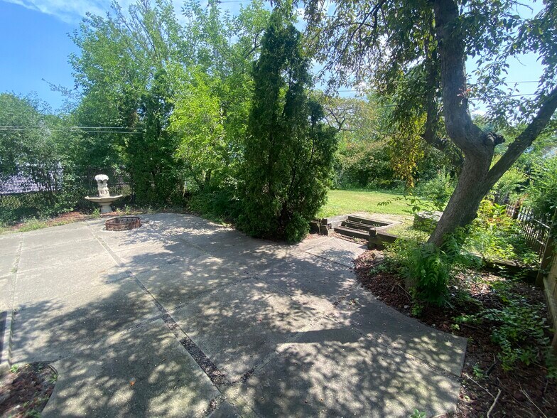 More Photos Of 912 Coolidge Rd, East Lansing Medical For Sale