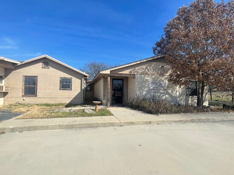 More Photos Of 1312 N US Highway 281, Lampasas Healthcare For Sale