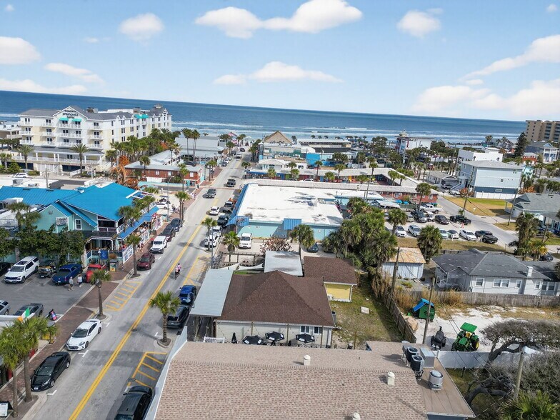 More Photos Of 411 Flagler Ave, New Smyrna Beach Freestanding For Lease