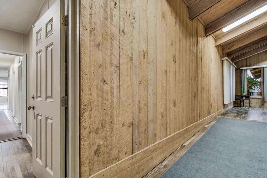 More Photos Of 725 S J St, Pensacola Office Residential For Sale