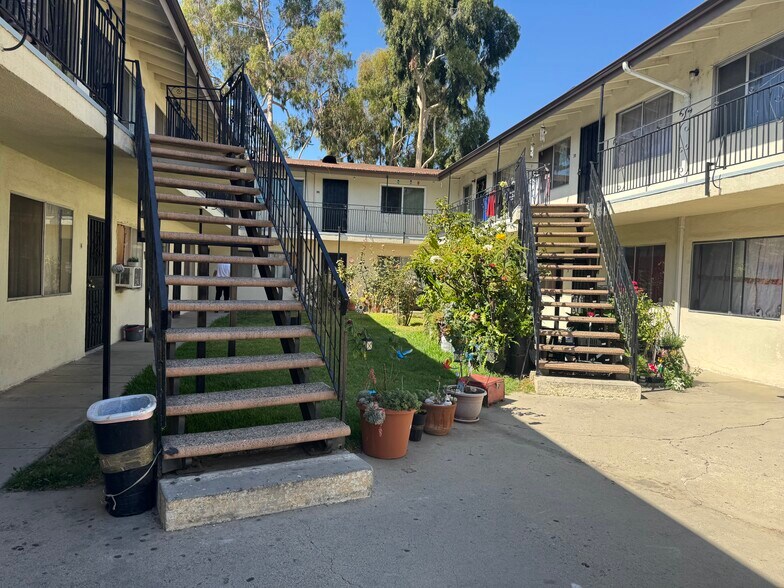 More Photos Of 12424 Atlantic Ave, Lynwood Apartments For Sale