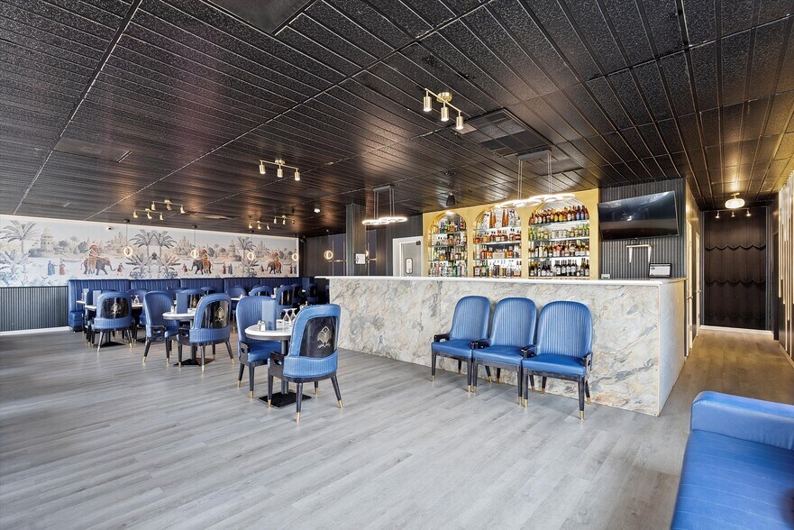 More Photos Of 1006 SW Coast Hwy, Newport Restaurant For Sale