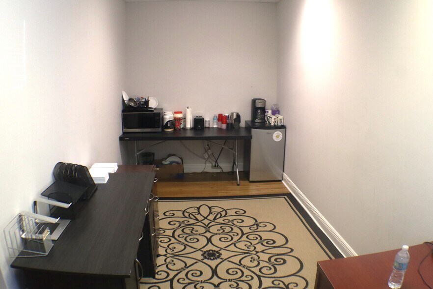 More Photos Of 3924-3960 Coral Ridge Dr, Coral Springs Showroom For Sale