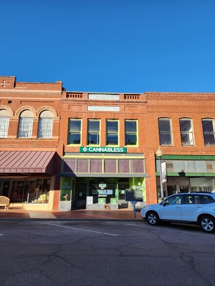 More Photos Of 106 W Oklahoma Ave, Guthrie Restaurant For Lease