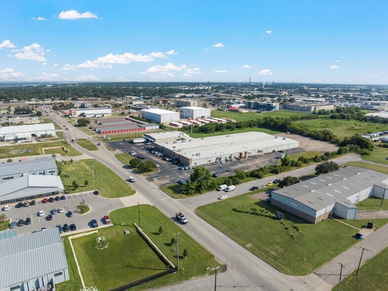 Primary Photo Of 624 Texas Central Pky, Waco Warehouse For Lease