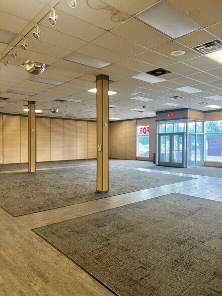 More Photos Of 1830 W Victory Way, Craig Freestanding For Lease