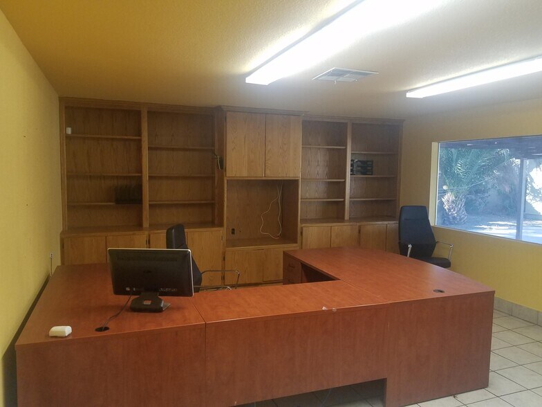 More Photos Of 2008 Hamilton Ln, Las Vegas Office For Sale