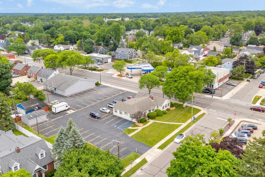 More Photos Of 915-919 S Main St, Plymouth Office For Sale