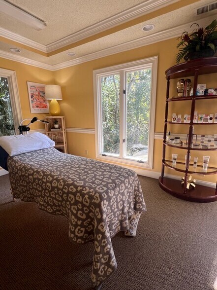 More Photos Of 10255 Beach Dr SW, Calabash Office Residential For Lease