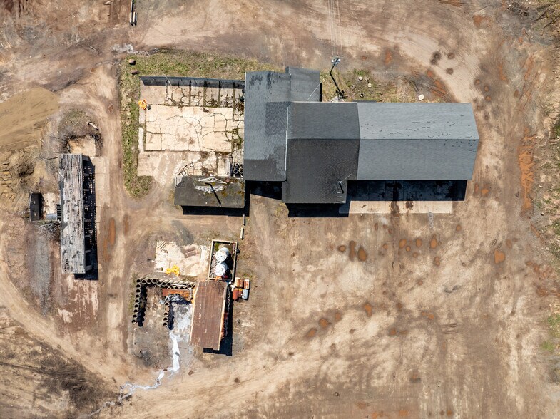 More Photos Of 815 Gorge Rd, Moncton Manufacturing For Sale