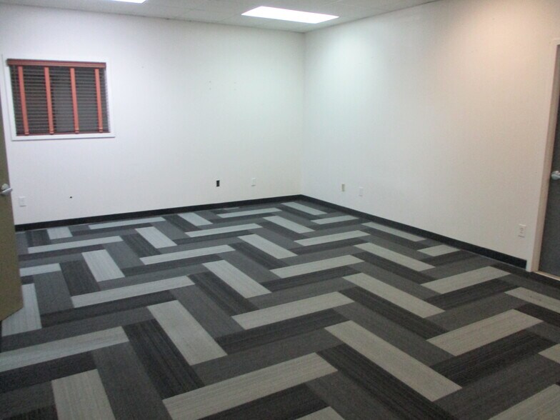 More Photos Of 900 Jefferson Rd, Rochester General Retail For Lease