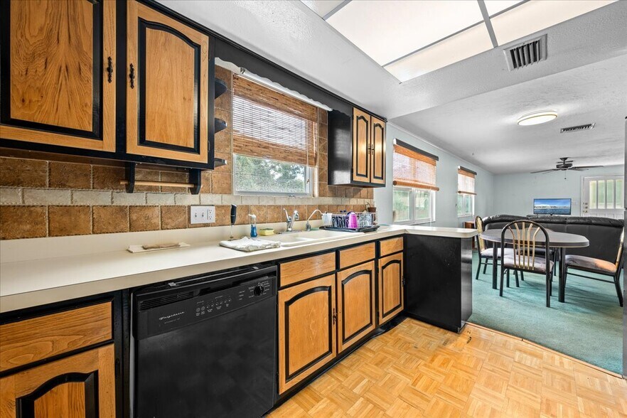 More Photos Of 5812 Missouri Ave, New Port Richey Flex For Sale