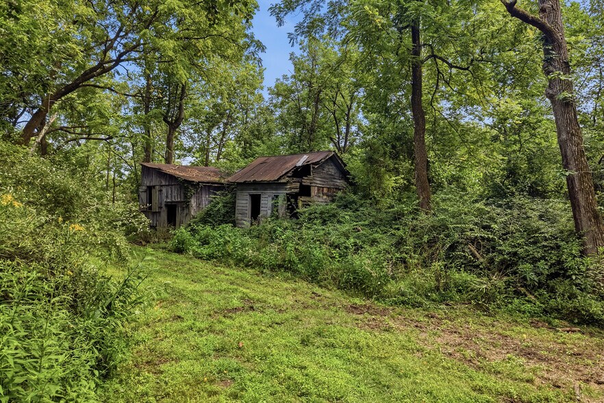 More Photos Of 429 Riverview Dr, Walnutport Flex For Sale