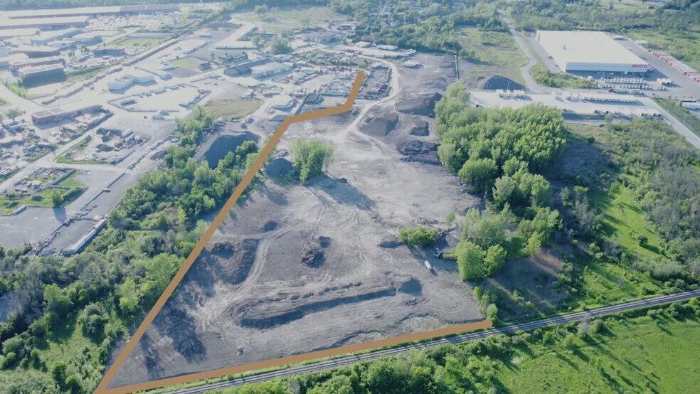 Primary Photo Of 1548 Montée Masson, Laval Distribution For Lease