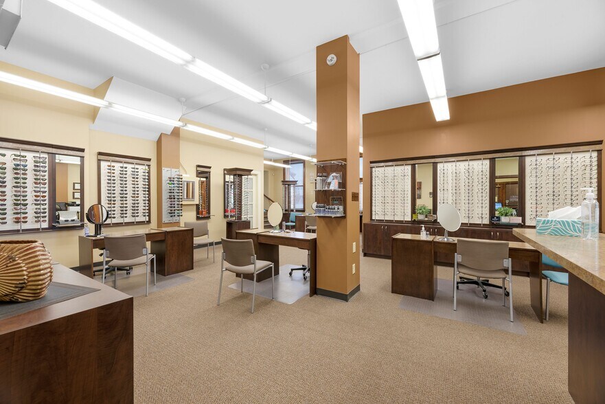 More Photos Of 68-70 W Park Ave, Mansfield Office For Lease