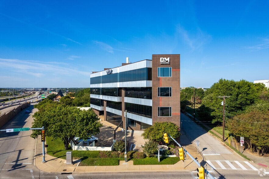 More Photos Of 1612 Summit Ave, Fort Worth Office For Sale
