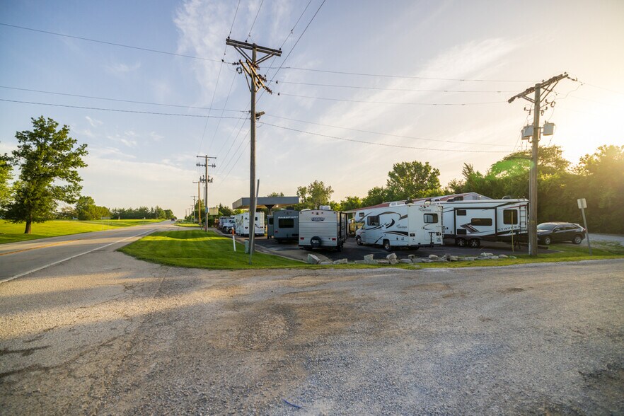 More Photos Of 23621 S State Route 291, Harrisonville Industrial For Sale