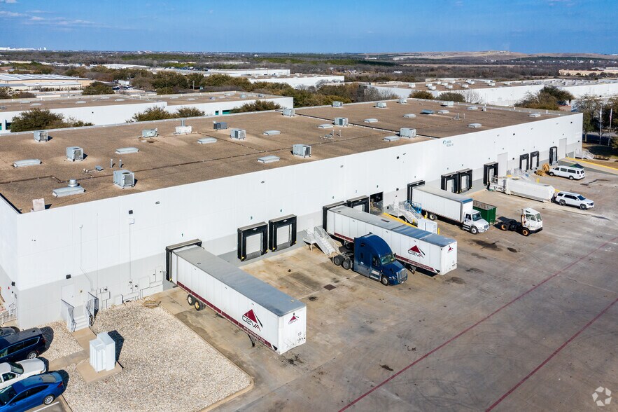 More Photos Of 8606-9101 Wall St, Austin Unknown For Lease