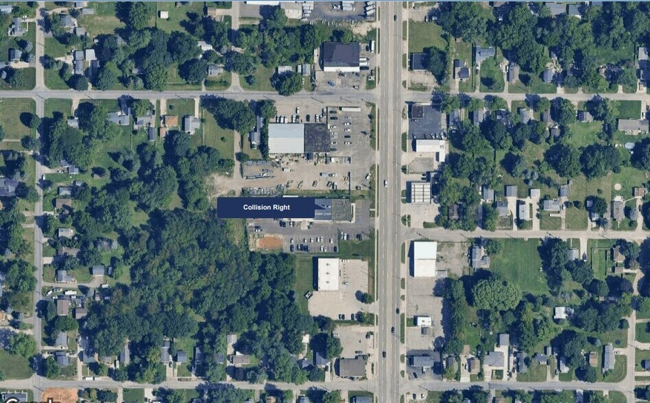 More Photos Of 3303 N East St, Lansing Service For Sale