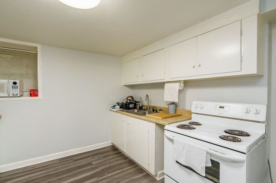 241 N Sandusky St, Delaware, OH 43015 Apartments For Sale