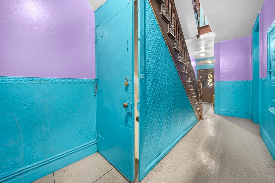 More Photos Of 3172 44th St, Astoria Multifamily For Sale