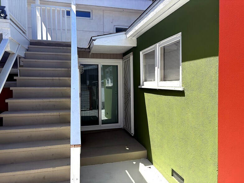 More Photos Of 103 Avenida Aragon, San Clemente Apartments For Sale