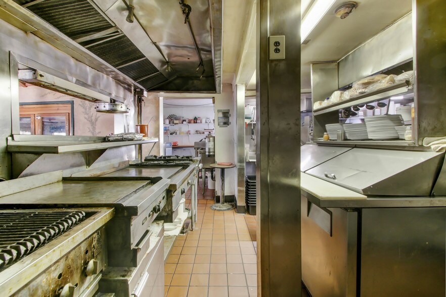 More Photos Of 337 W Big Bear Blvd, Big Bear City Restaurant For Sale