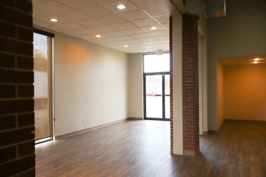 More Photos Of 912 N Dixie Ave, Elizabethtown Self Storage For Sale