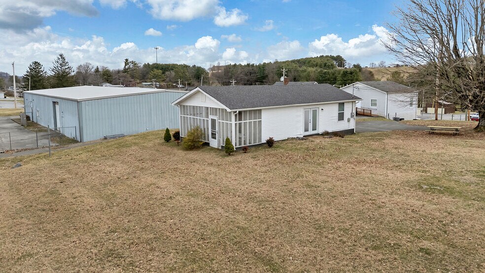 More Photos Of 973 W Main St, Abingdon Specialty For Sale