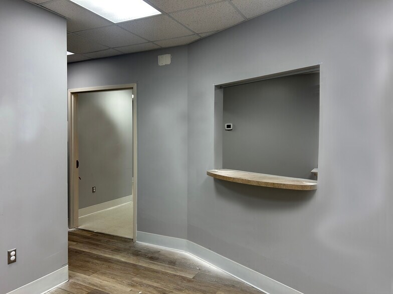 More Photos Of 19250 E Bagley Rd, Cleveland Medical For Lease