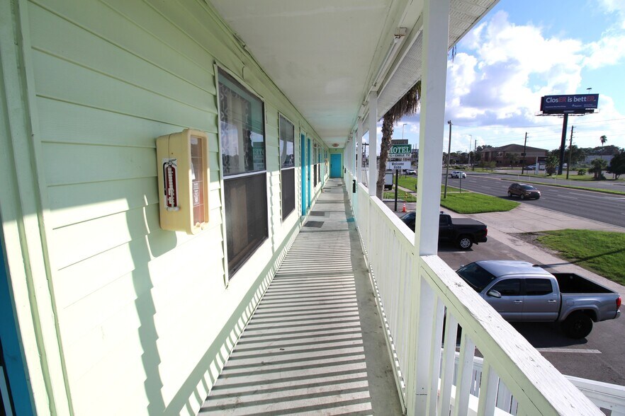 More Photos Of 6434 US Highway 19, New Port Richey Hotel For Sale