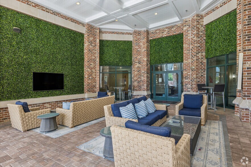 More Photos Of 211 River Landing Dr, Charleston Apartments For Lease