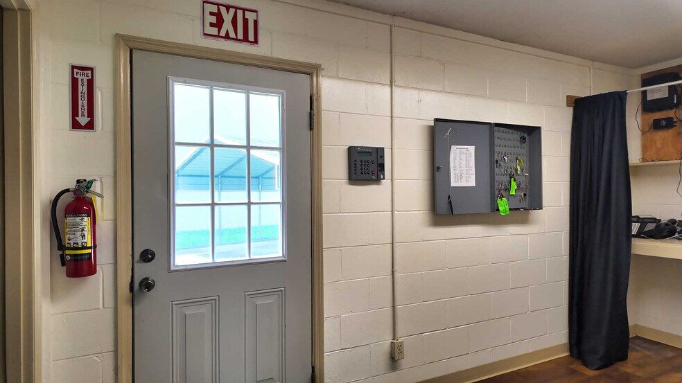 More Photos Of 11763 N Us-319, Thomasville Manufacturing For Sale