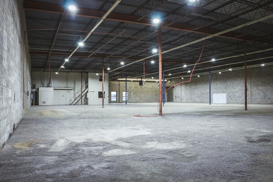 More Photos Of 1814 N Market St, Shreveport Manufacturing For Sale