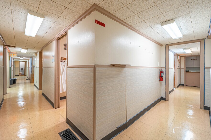 More Photos Of 3326-3328 E Southcross Blvd, San Antonio Medical For Sale