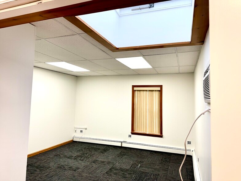More Photos Of 2138 Wantagh Ave, Wantagh Office For Lease