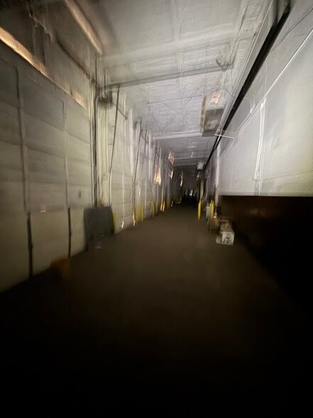 More Photos Of 8716 SE 15th St, Oklahoma City Distribution For Sale