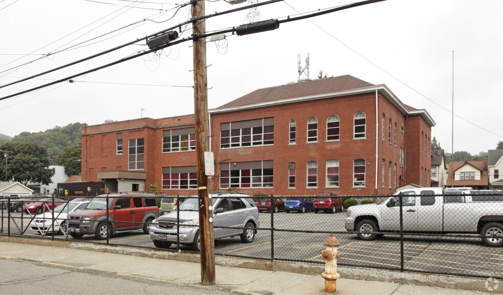 More Photos Of 32 Dewey St, Etna Office For Lease