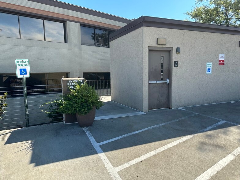 More Photos Of 2002 Richard Jones Rd, Nashville Medical For Lease