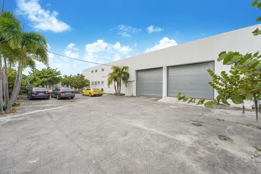 More Photos Of 995 NW 72nd St, Miami Warehouse For Lease