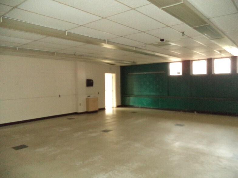 More Photos Of 10 School St, Allenstown Specialty For Sale