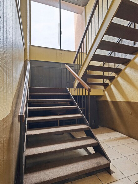 More Photos Of 1508 SE 25th St, Oklahoma City Bar For Sale