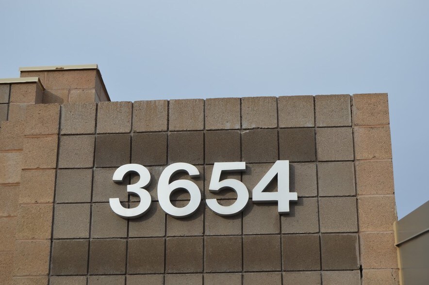 More Photos Of 3654 W Anthem Way, Anthem Unknown For Lease