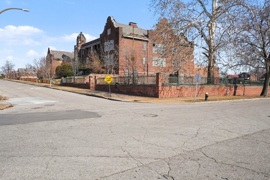 More Photos Of 5316 Ruskin Ave, Saint Louis Schools For Sale